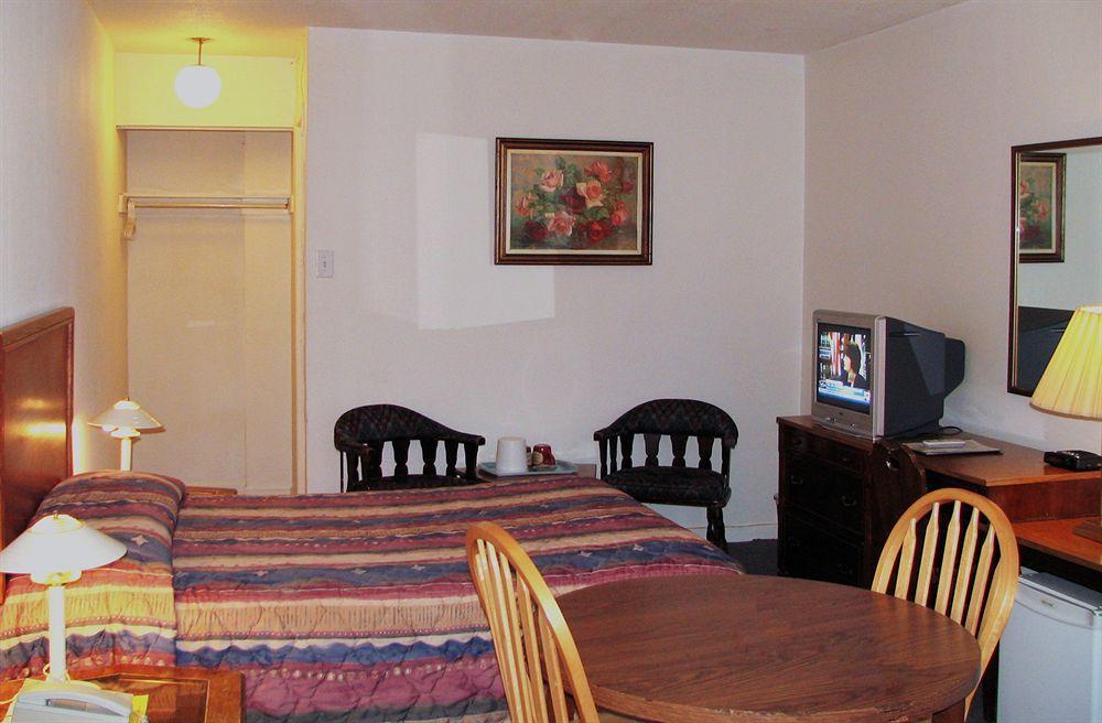 Lake City Motel 2*